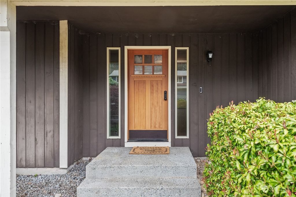 Photo of 29333 13th Avenue S, Federal Way, WA 98003 (MLS # 2220070)