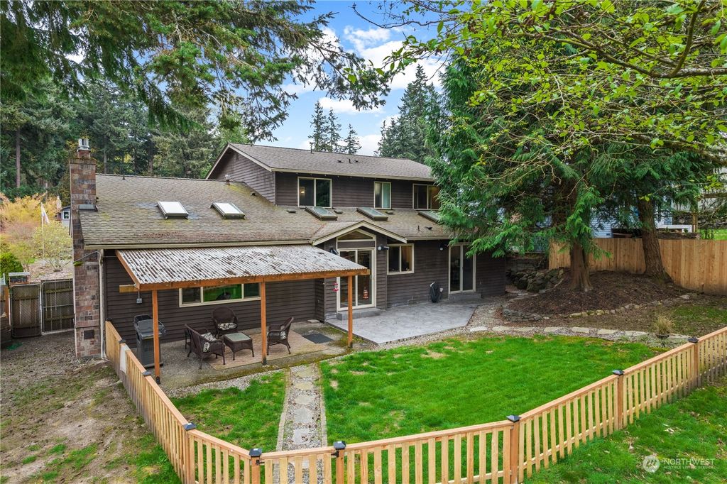 Photo of 29333 13th Avenue S, Federal Way, WA 98003 (MLS # 2220070)