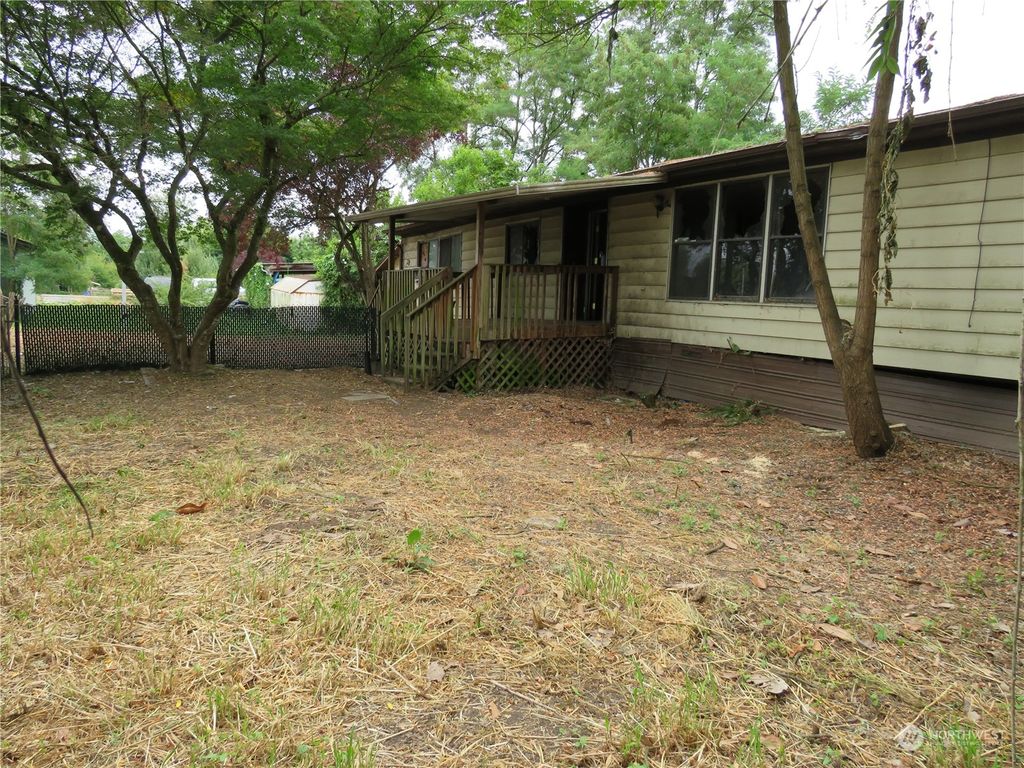 Photo of 38 3rd Avenue S, Algona, WA 98001 (MLS # 2148040)