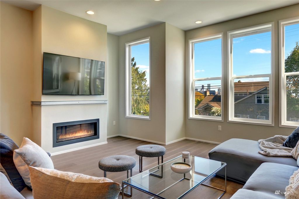Photo of 352 Galer Street, Seattle, WA 98109 (MLS # 1989025)