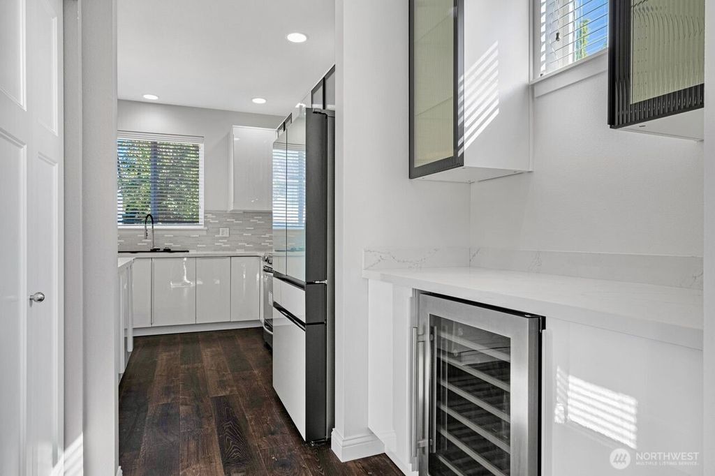 Photo of 1326 SW 340th Street, Federal Way, WA 98023 (MLS # 2402472)