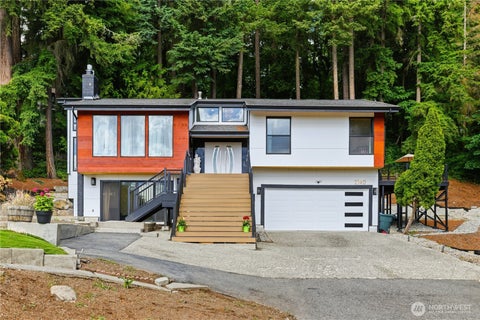 Photo of 2140 192nd Avenue SE, Sammamish, WA 98075 (MLS # 2539611)