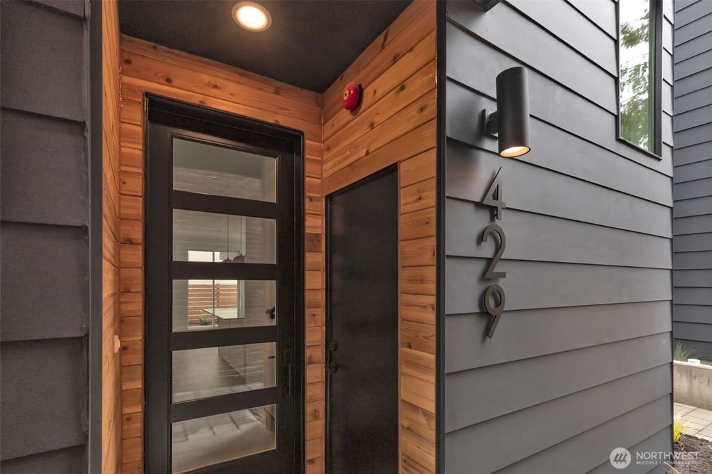 Photo of 429 19th Avenue E, Seattle, WA 98112 (MLS # 2433738)