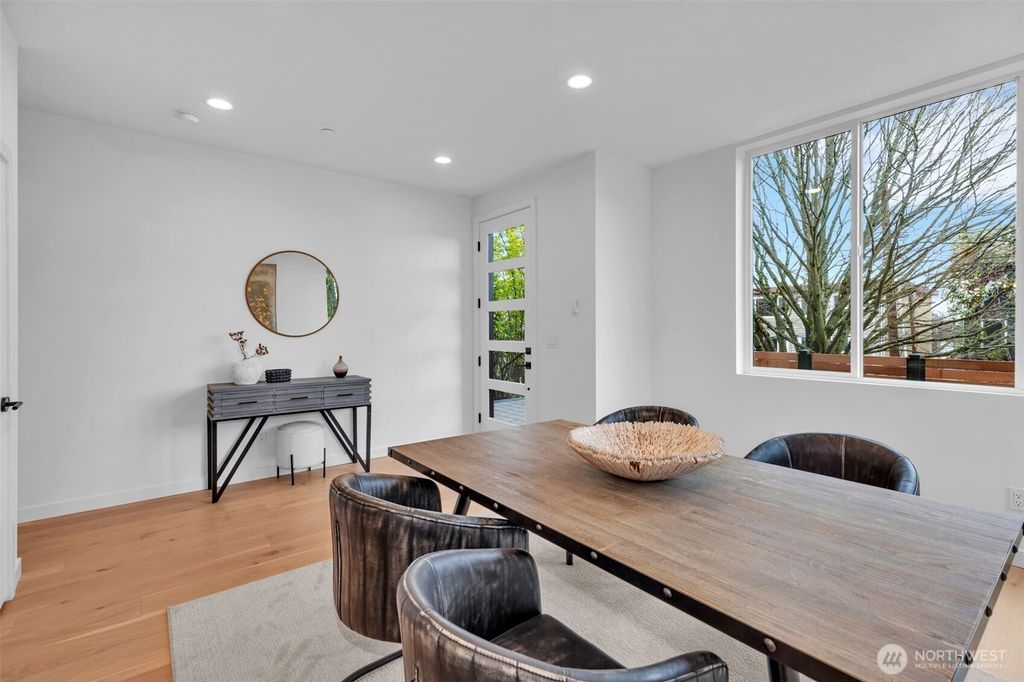 Photo of 429 19th Avenue E, Seattle, WA 98112 (MLS # 2433738)