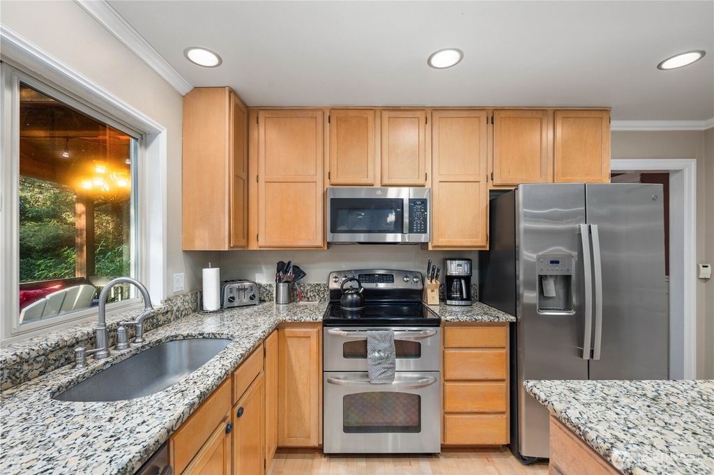 Photo of 16502 NE 180th Place, Woodinville, WA 98072 (MLS # 2488509)