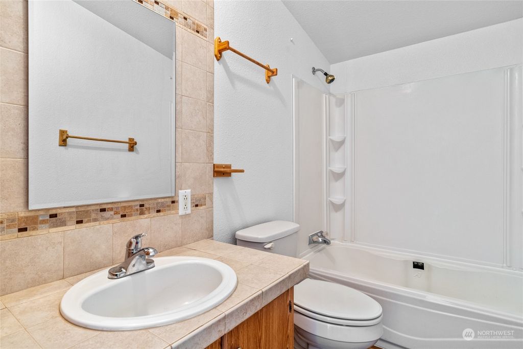 listing image 9368979211384425148