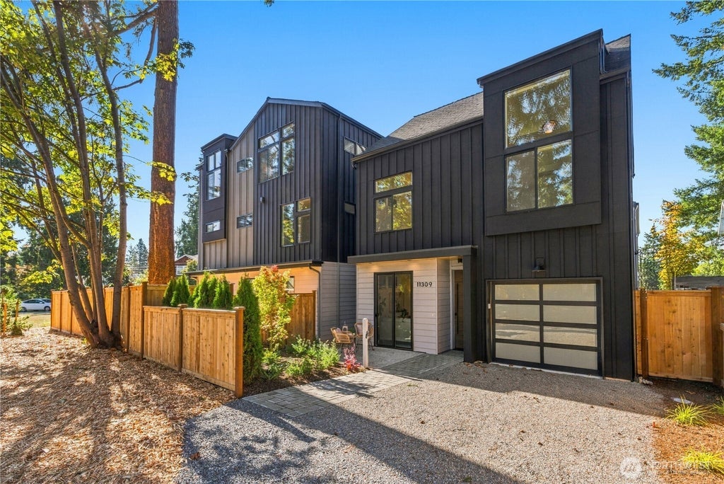 Photo of 11309 Goodwin Way NE, Seattle, WA 98125 (MLS # 2589968)