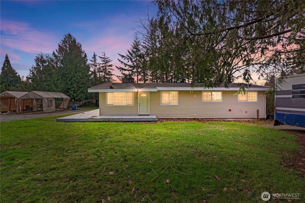 Photo of 20002 208th Avenue SE, Renton, WA 98058 (MLS # 2461628)