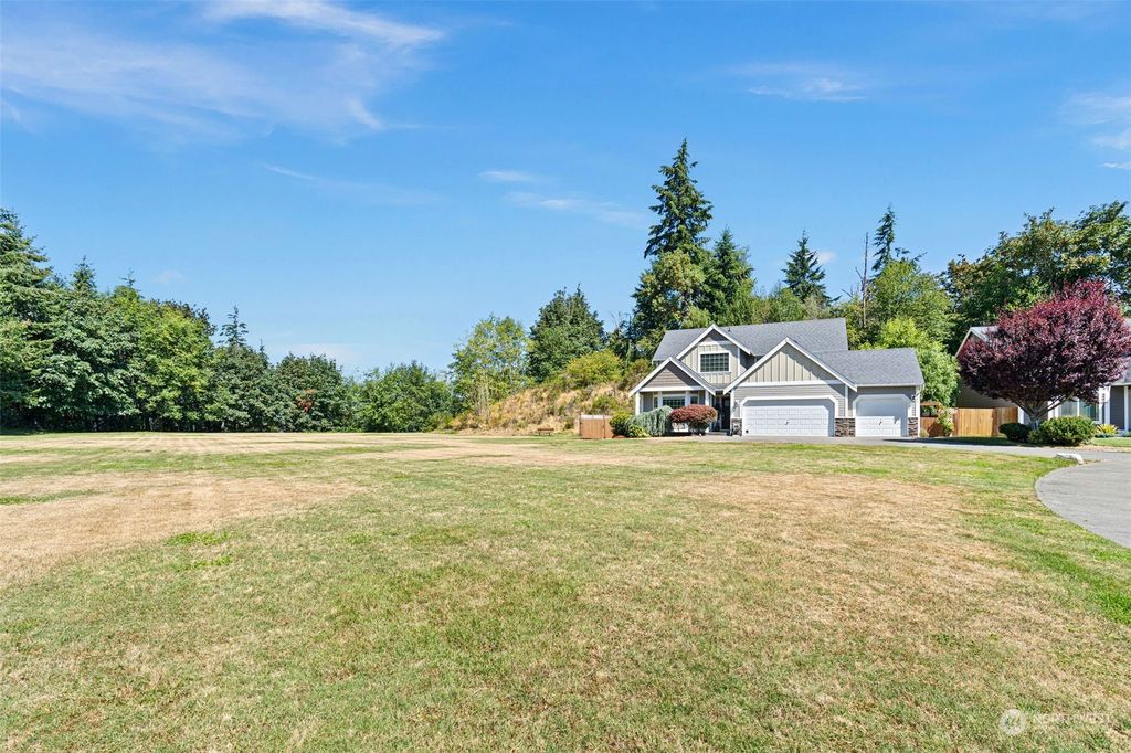 Photo of 3126 SW 309th St St, Federal Way, WA 98023 (MLS # 2269009)