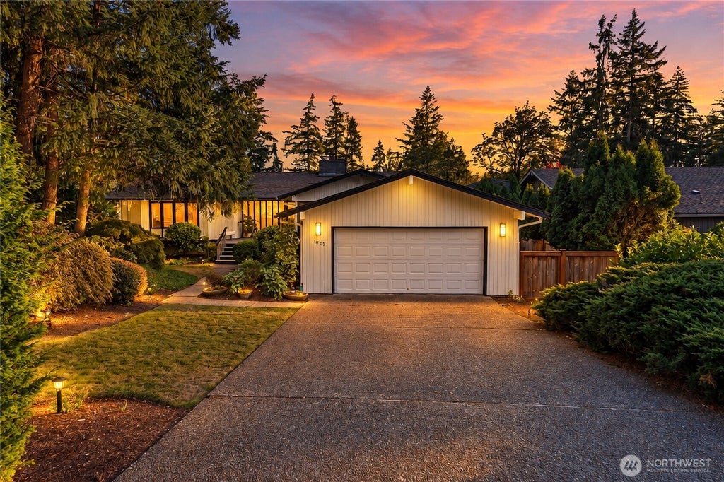 Photo of 18001 NE 10th Street, Bellevue, WA 98008 (MLS # 2581006)