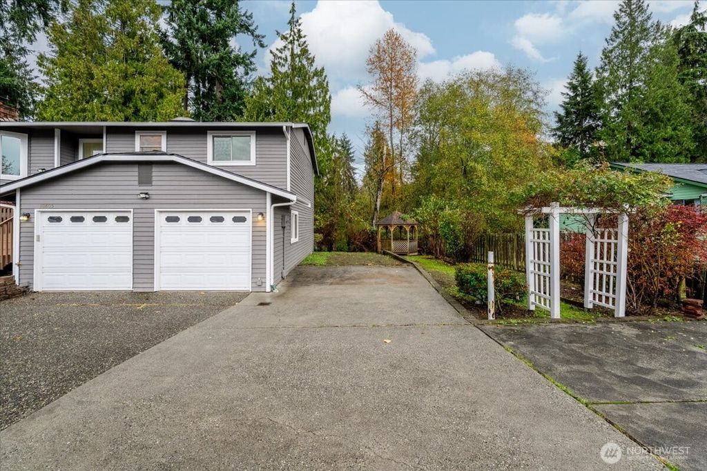 Photo of 10805 5th Avenue SE, Everett, WA 98208 (MLS # 2453336)