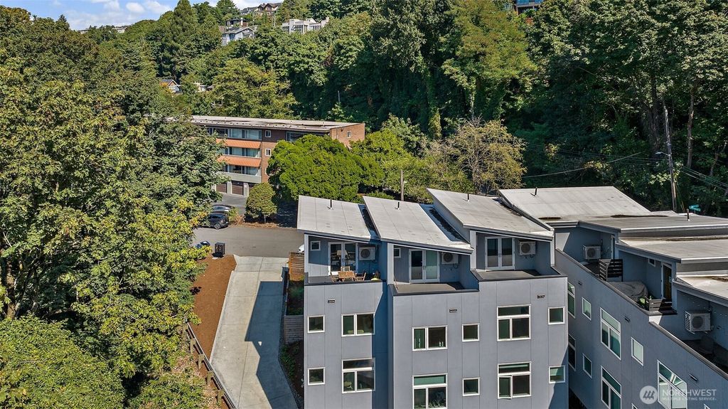 Photo of 1513 Lakeview Boulevard E, Seattle, WA 98102 (MLS # 2393640)