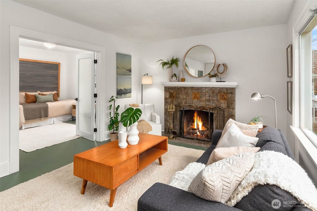 Photo of 543 N 81st Street, Seattle, WA 98103 (MLS # 2487840)