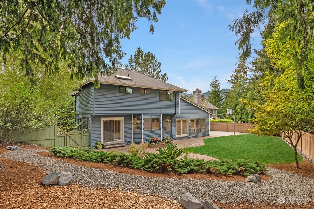 Photo of 960 NW Honeywood Court, Issaquah, WA 98027 (MLS # 1997317)