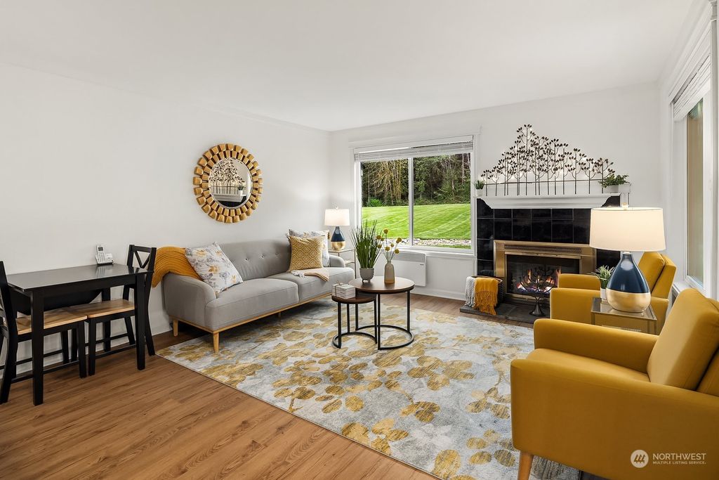 Photo of 4415 145th Avenue NE #H3, Bellevue, WA 98007 (MLS # 2062083)