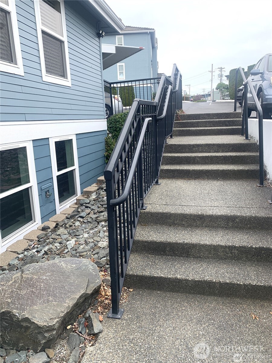 625 N Jackson Avenue C24