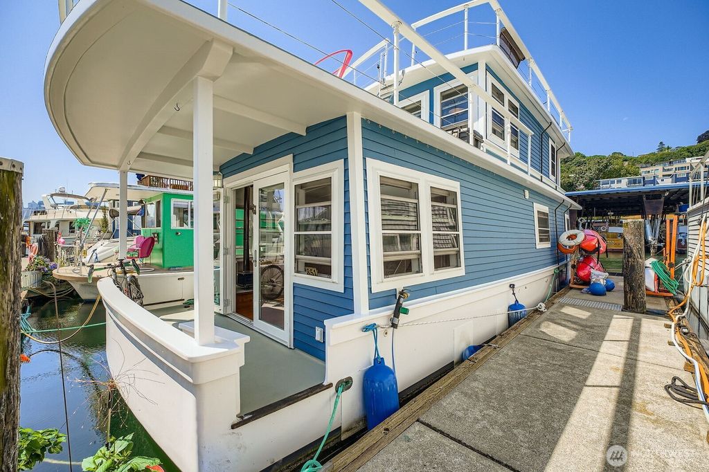 Photo of 1900 Westlake Avenue N #B-20, Seattle, WA 98109 (MLS # 2407004)