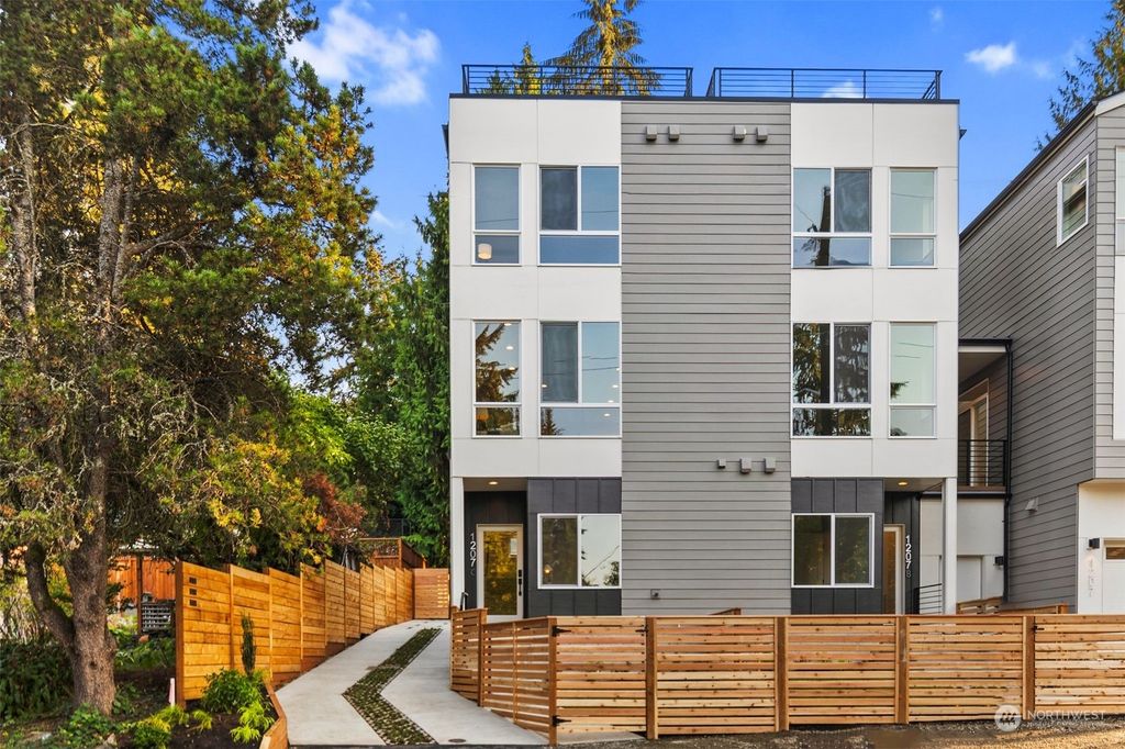 Photo of 1207 NE 104th Street #C, Seattle, WA 98125 (MLS # 2287574)