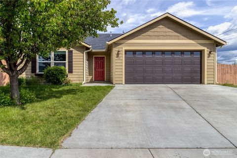Photo of 301 NE Danner Lane, College Place, WA 99324 (MLS # 2369063)