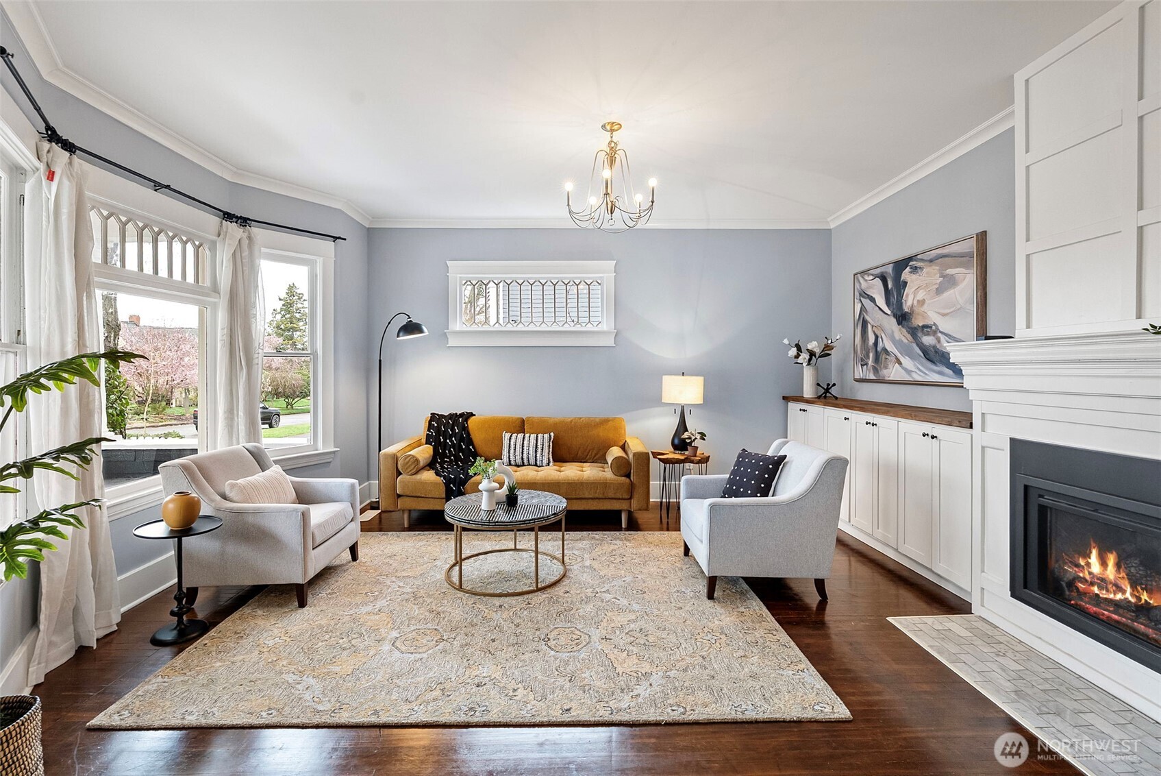 620 N Ainsworth Avenue