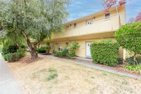 Photo of 4733 40th Avenue NE #4733, Seattle, WA 98105 (MLS # 2366673)