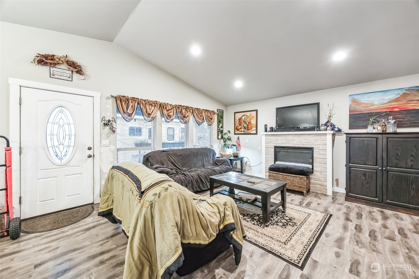801 Mount Olympus Avenue SE