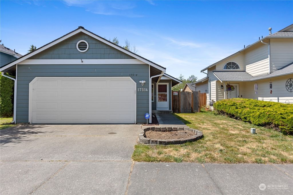 Photo of 17514 Spring Lane Avenue, Marysville, WA 98271 (MLS # 2133515)
