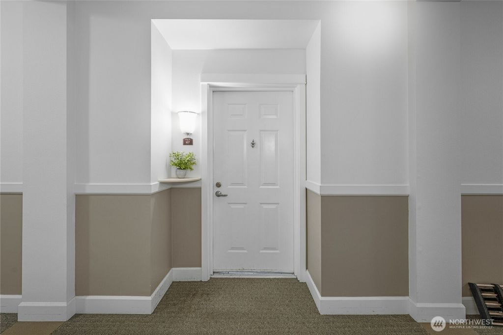 Photo of 13301 SE 79th Place #B107, Newcastle, WA 98059 (MLS # 2500156)