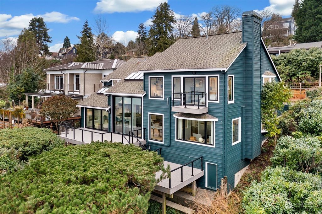 Photo of 1706 Howell Place, Seattle, WA 98122 (MLS # 2188888)