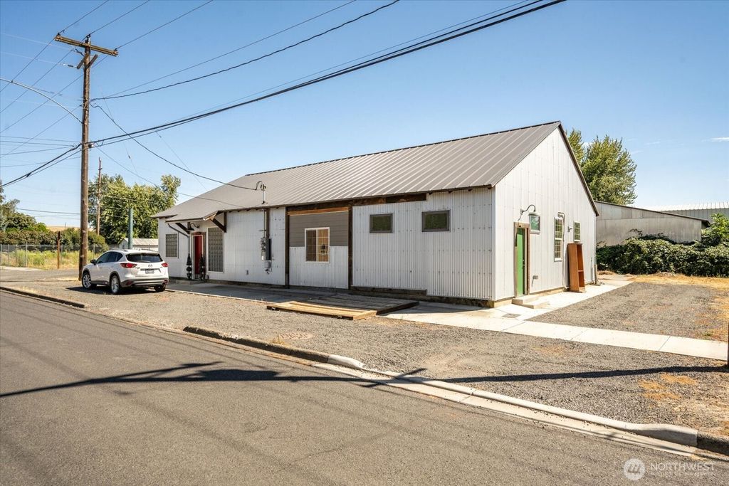 Photo of 432 E Seventh Street, Waitsburg, WA 99361 (MLS # 2496118)