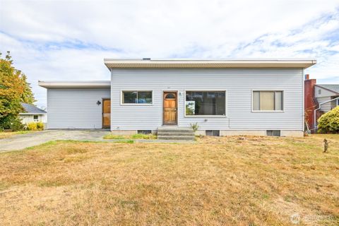 Photo of 1629 W 7th Street, Port Angeles, WA 98363 (MLS # 2439626) Photo of 1629 W 7th Street, Port Angeles, WA 98363 (MLS # 2439626)