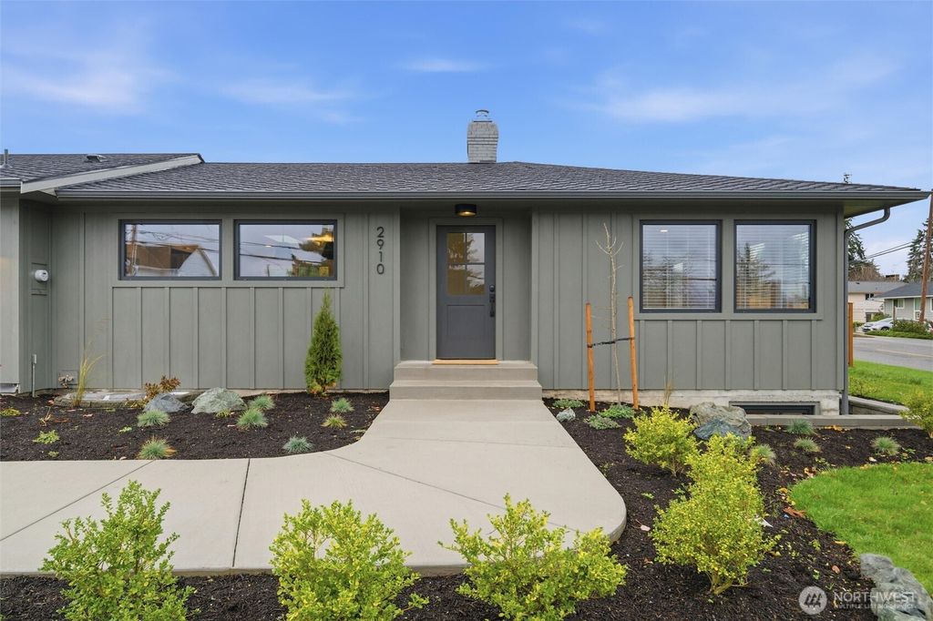 Photo of 2910 K Avenue Ave, Anacortes, WA 98221 (MLS # 2460116)