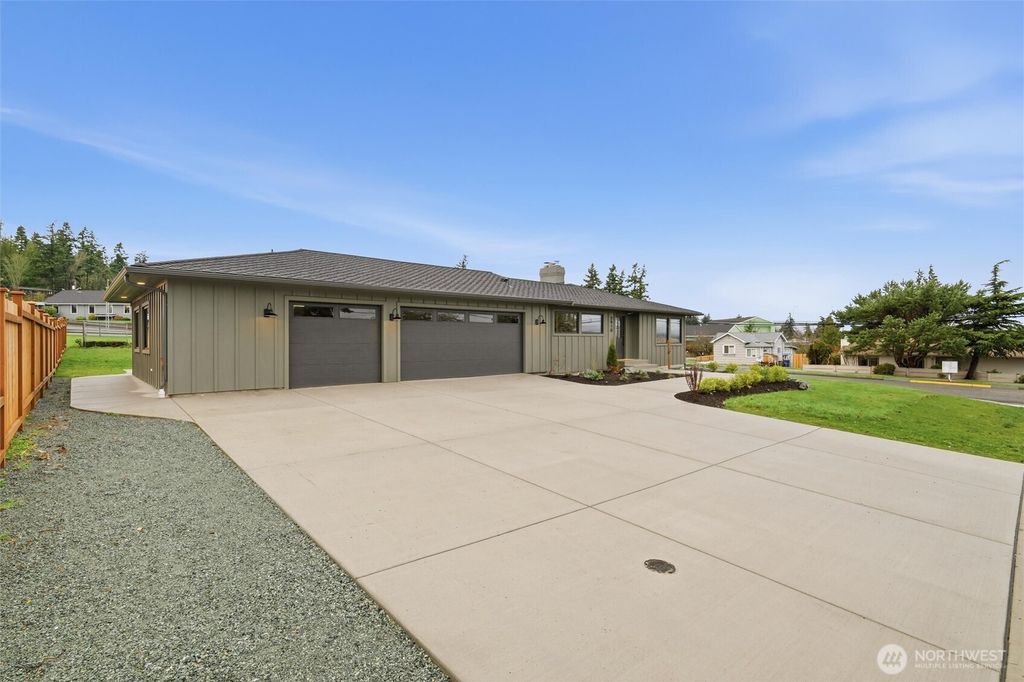 Photo of 2910 K Avenue Ave, Anacortes, WA 98221 (MLS # 2460116)