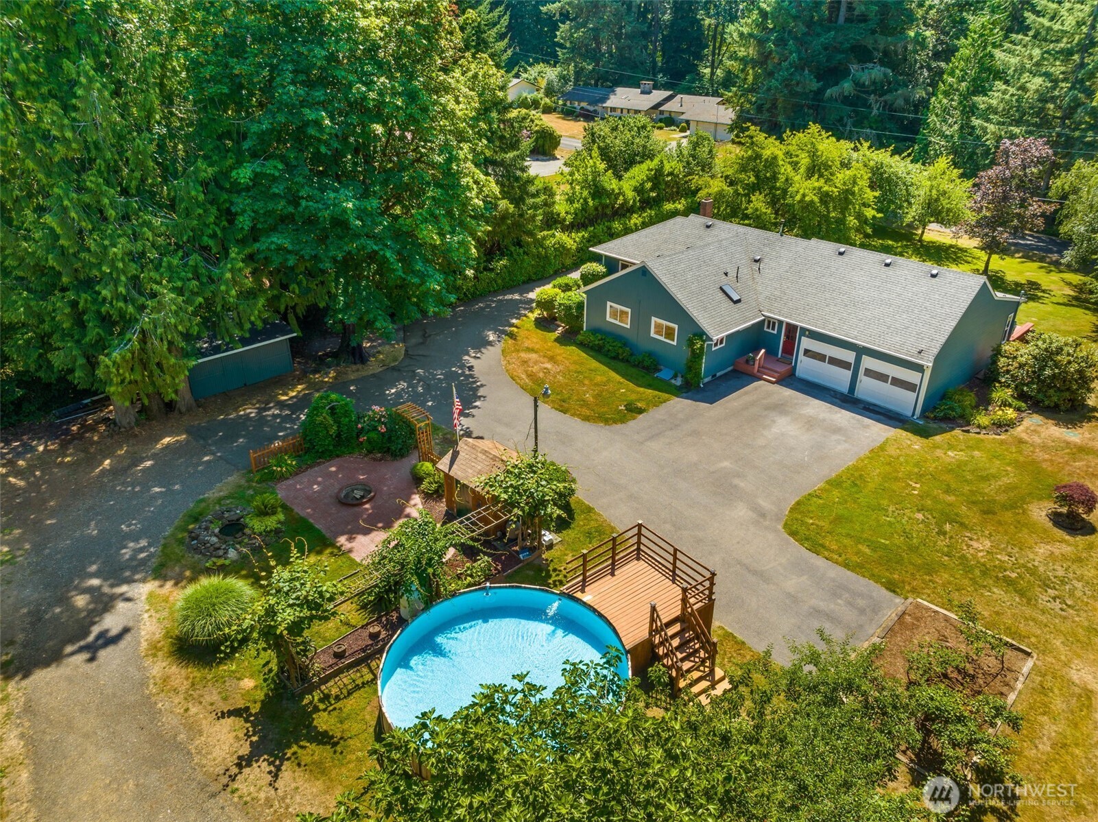 1642 33rd Avenue NE