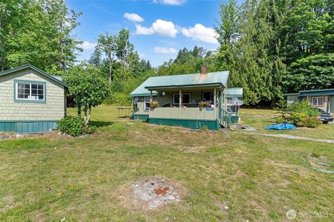 Photo of 45401 Nellie Lane Ln, Concrete, WA 98237 (MLS # 2425264)