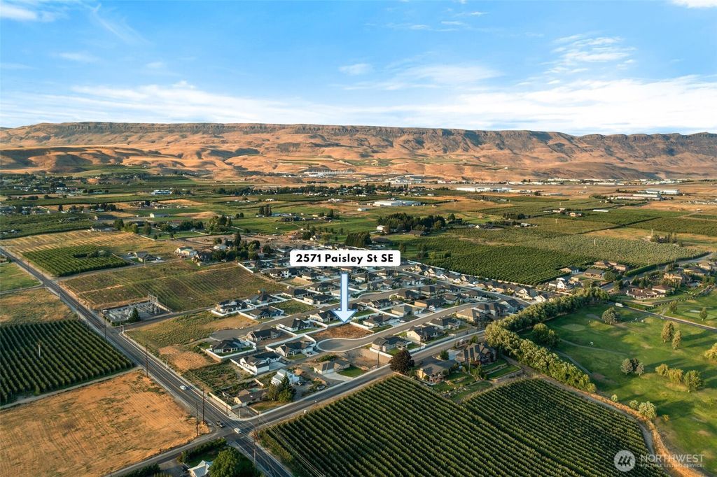 Photo of 2571 Paisley Street SE, East Wenatchee, WA 98802 (MLS # 2465665)