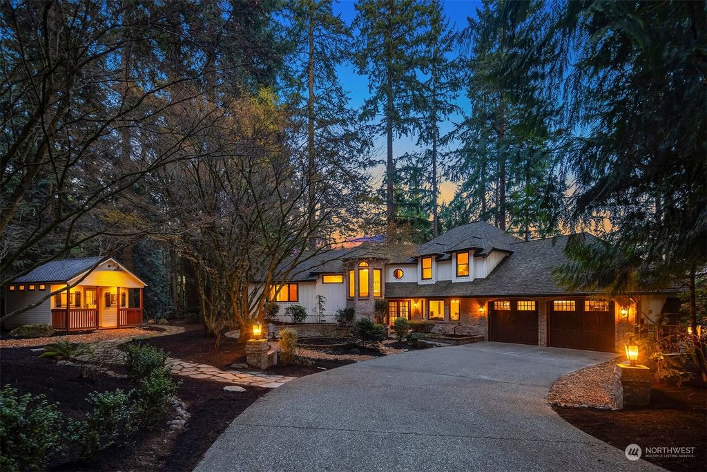 Photo of 15312 162nd Avenue NE, Woodinville, WA 98072 (MLS # 2206907)