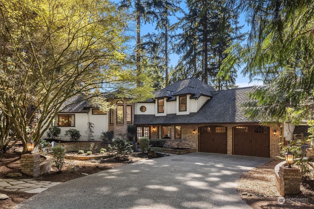 Photo of 15312 162nd Avenue NE, Woodinville, WA 98072 (MLS # 2206907)