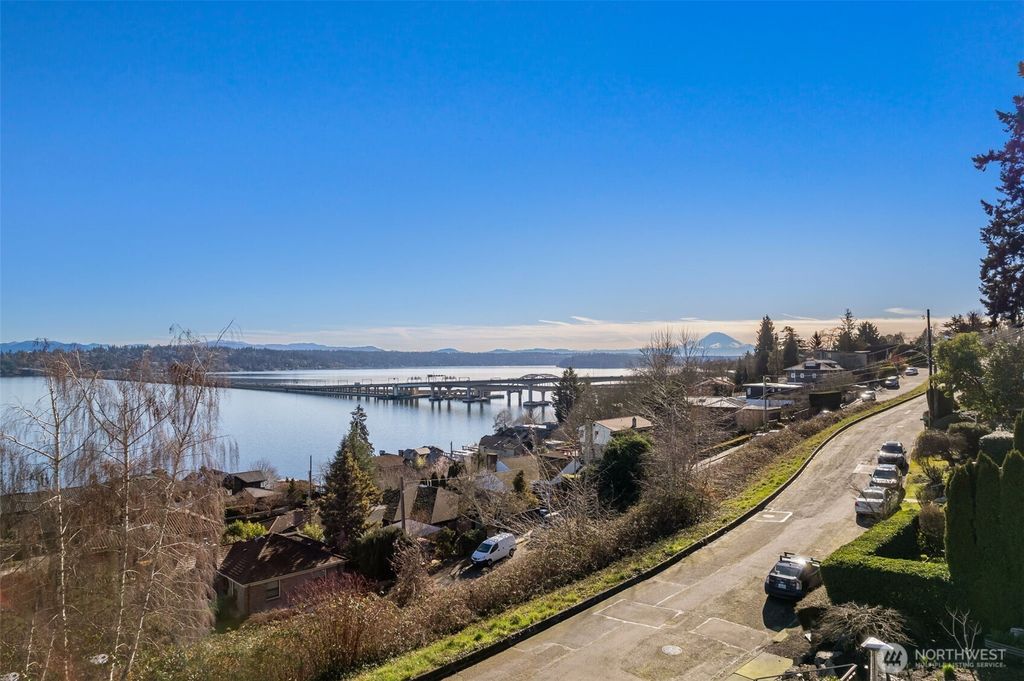 Photo of 913 Lake Washington Boulevard S, Seattle, WA 98144 (MLS # 2457563)