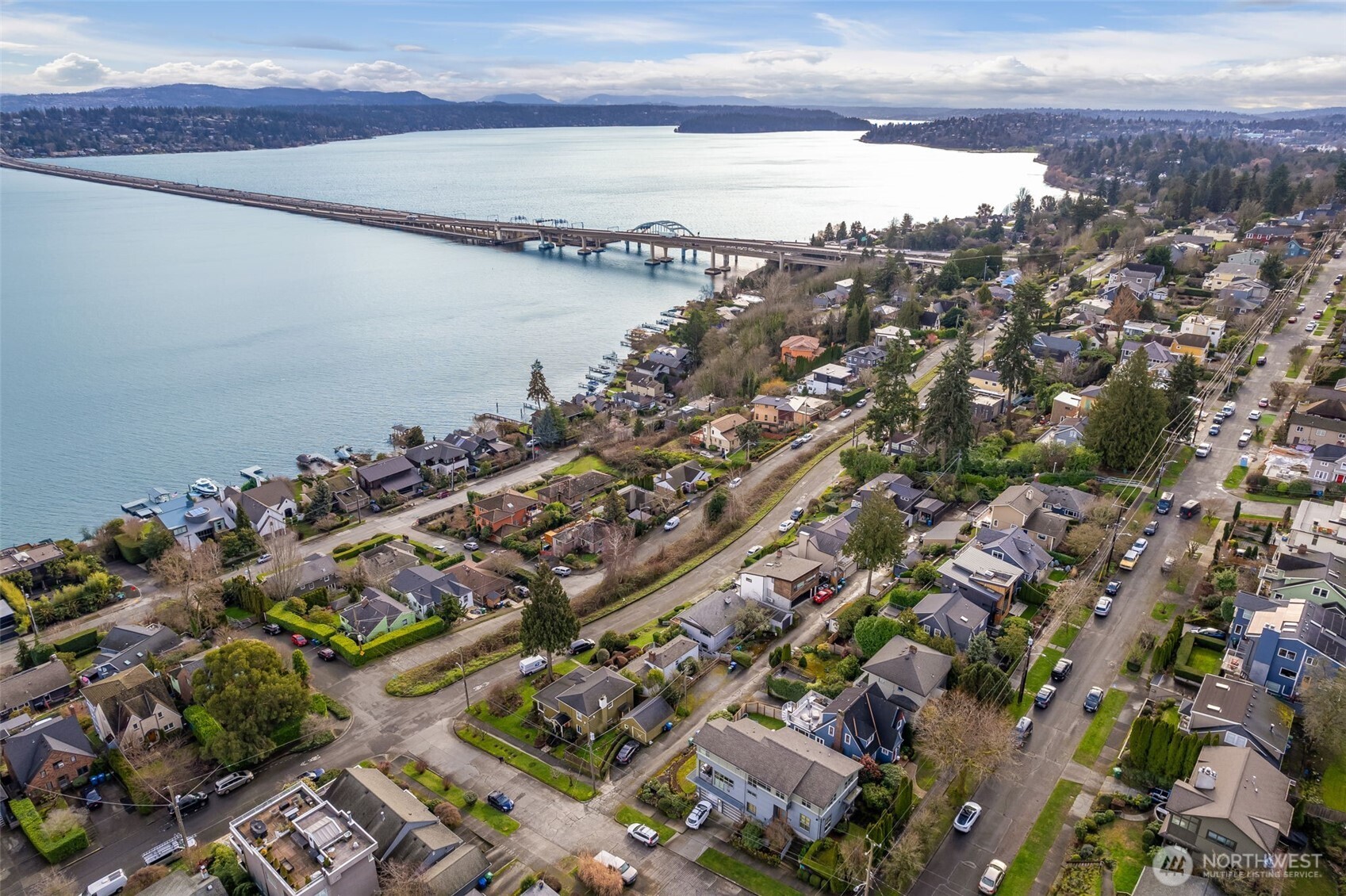 913 Lake Washington Boulevard S