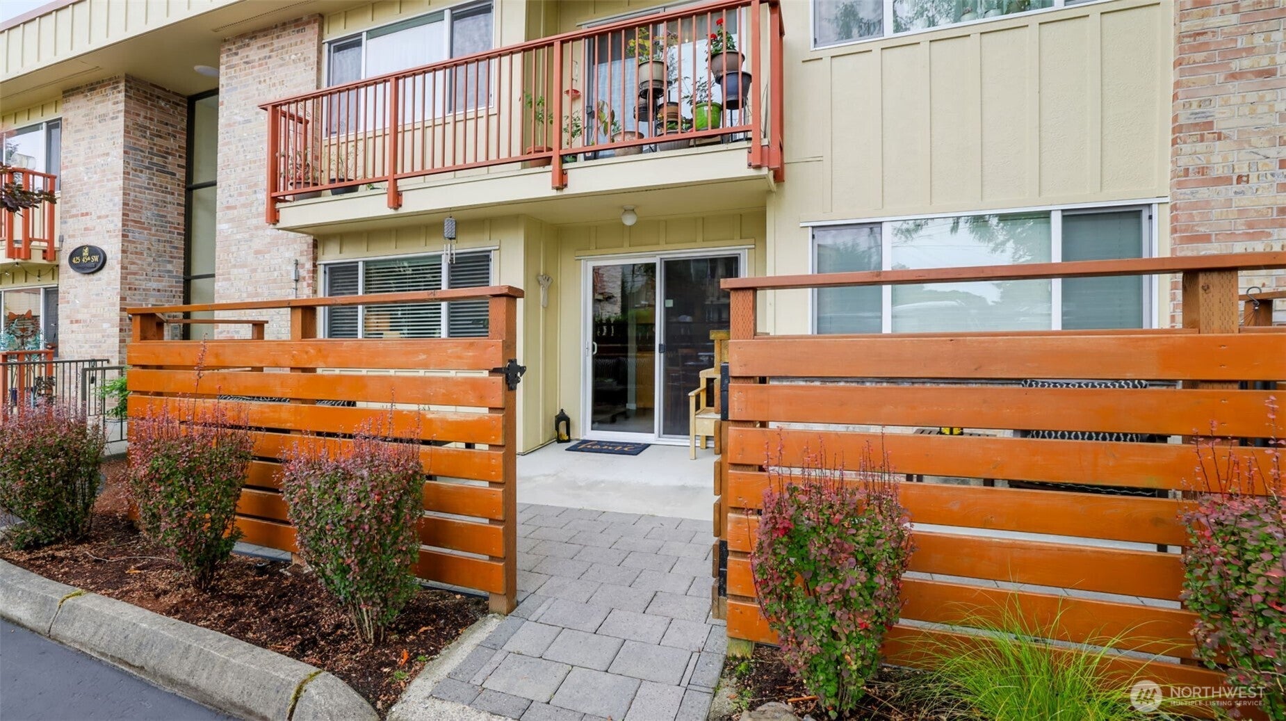 425 45th Street SW 208