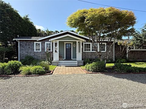 Photo of 115 15th Street St SW, Long Beach, WA 98631 (MLS # 2387418)