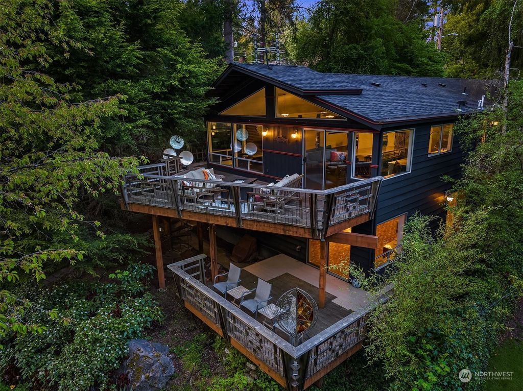 Photo of 9515 Sand Point Way NE, Seattle, WA 98115 (MLS # 2193816)
