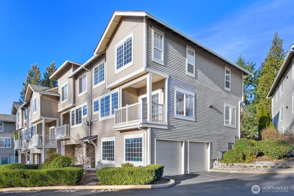 Photo of 18638 NE 55th Way #LL1863, Redmond, WA 98052 (MLS # 2471825)