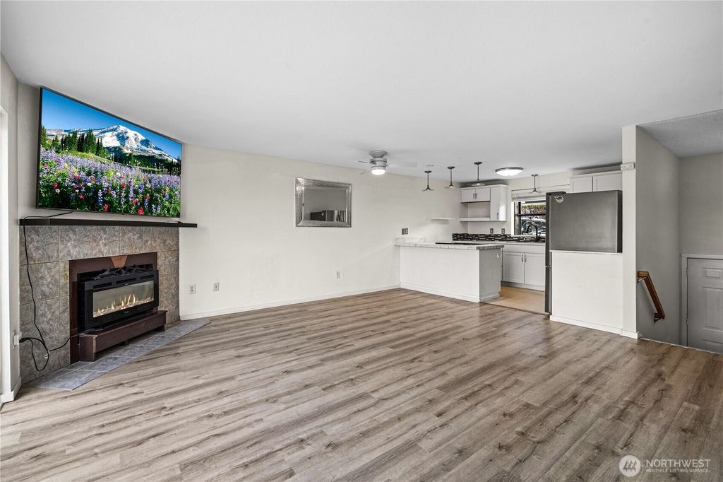 Photo of 110 19th Avenue SE #16, Puyallup, WA 98372 (MLS # 2490207)