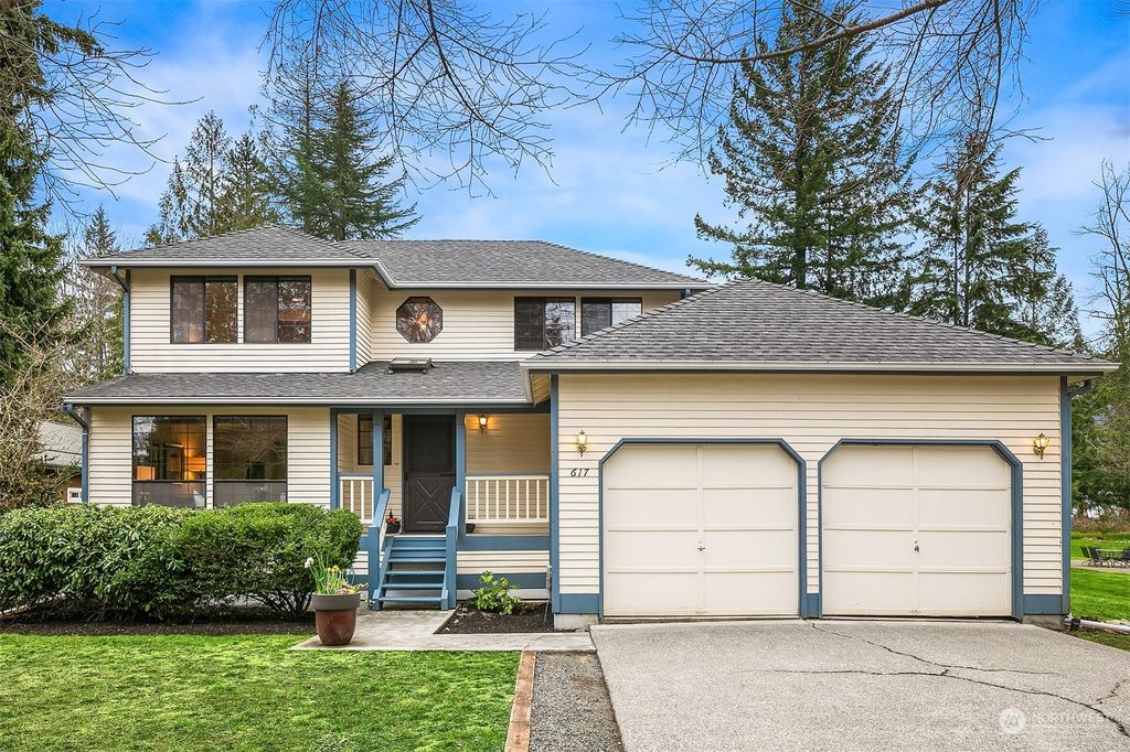Photo of 617 NE 10th Street, North Bend, WA 98045 (MLS # 2195203)