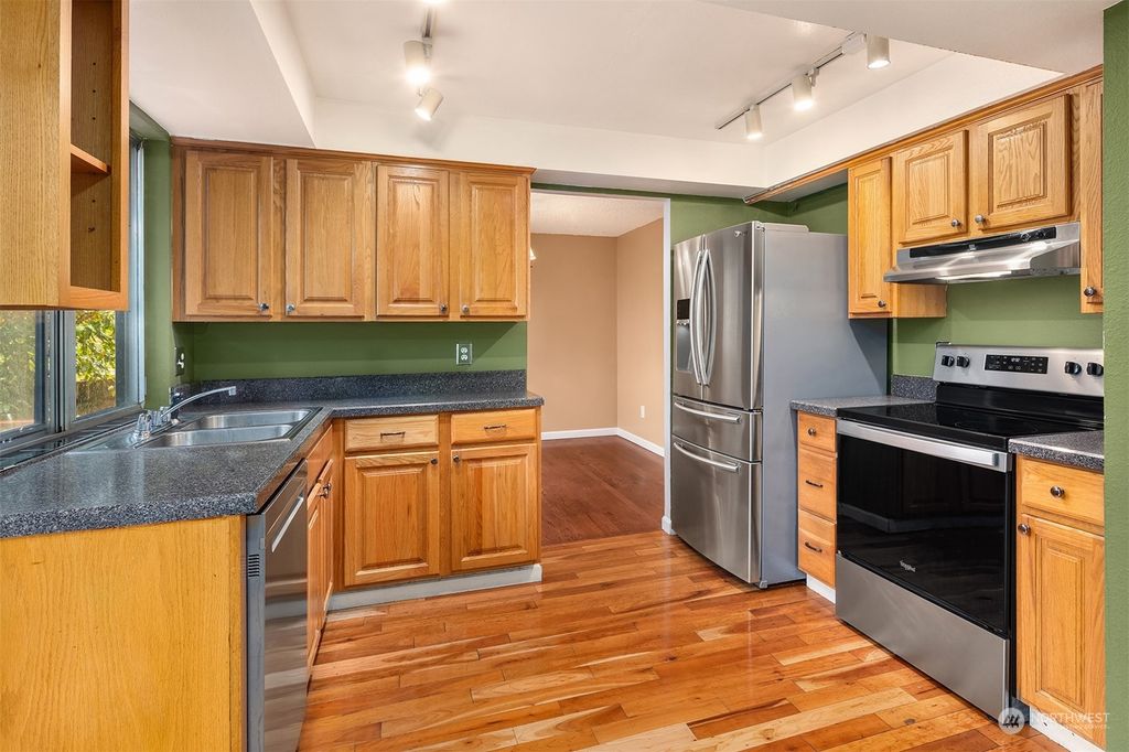Photo of 834 S 326th Street, Federal Way, WA 98003 (MLS # 2173997)