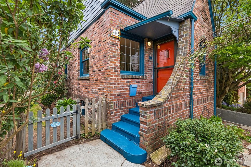 Photo of 8042 11th Avenue NW, Seattle, WA 98117 (MLS # 2491609)