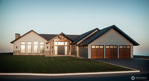 Photo of 33 Forest Glen Lane SW, Lakewood, WA 98498 (MLS # 2427259)