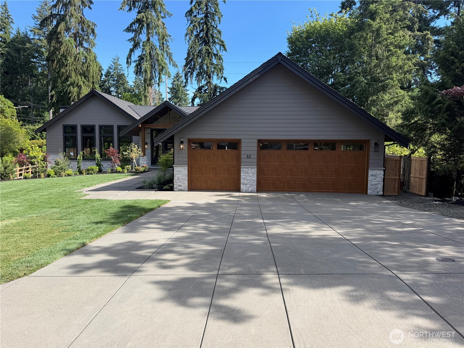 33 Forest Glen Lane SW